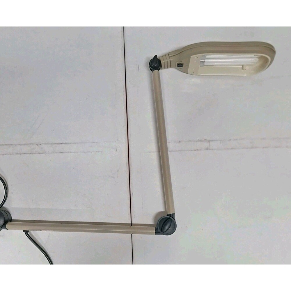 Vintage KI Krueger International ASTRA Task Light Desk Lamp Swing Arm Sand OEI